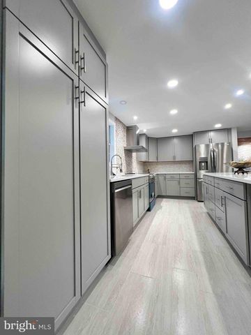 2283 DOSINIA CT, Reston, VA 20191