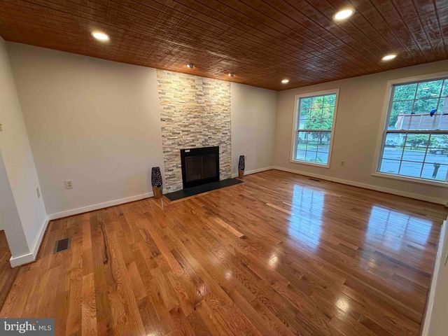 2283 DOSINIA CT, Reston, VA 20191