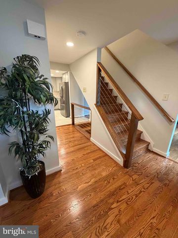 2283 DOSINIA CT, Reston, VA 20191