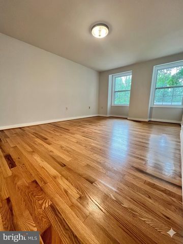 2283 DOSINIA CT, Reston, VA 20191