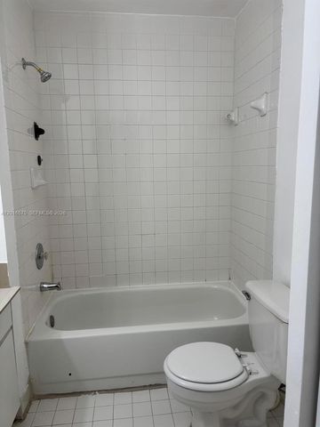7778 W 34th Ln 20-201, Hialeah, FL 33018