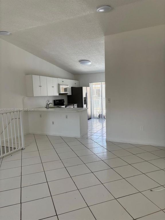 7778 W 34th Ln 20-201, Hialeah, FL 33018