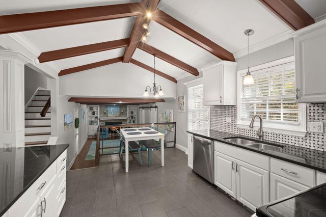 104 Tyvola Drive, Summerville, SC 29485