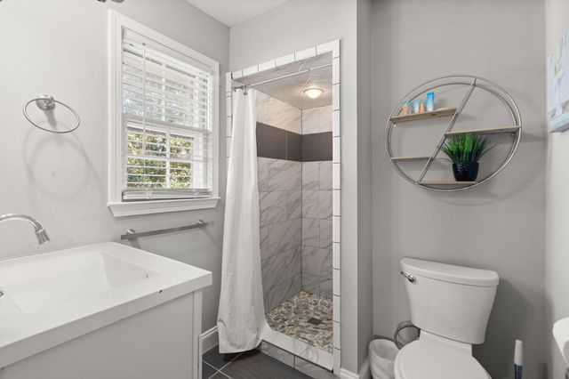 104 Tyvola Drive, Summerville, SC 29485