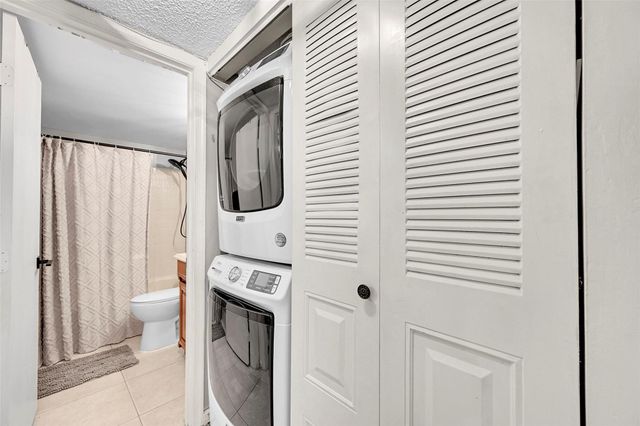 8592 W Sunrise Boulevard Unit 206, Plantation, FL 33322