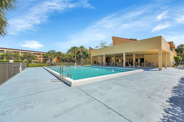8592 W Sunrise Boulevard Unit 206, Plantation, FL 33322