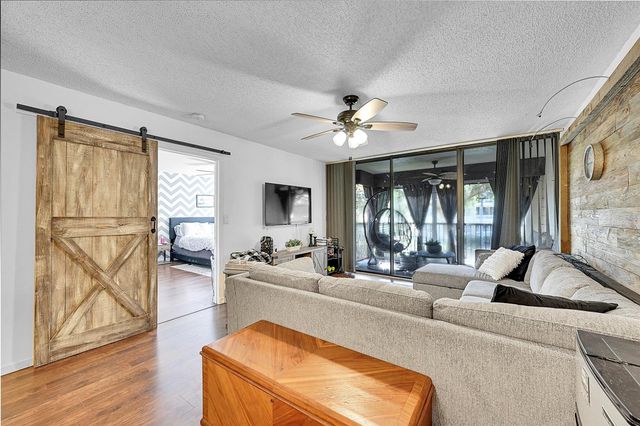 8592 W Sunrise Boulevard Unit 206, Plantation, FL 33322