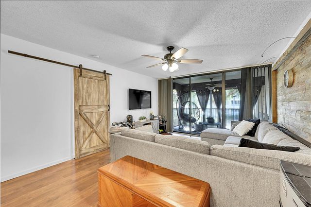 8592 W Sunrise Boulevard Unit 206, Plantation, FL 33322