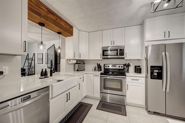 8592 W Sunrise Boulevard Unit 206, Plantation, FL 33322