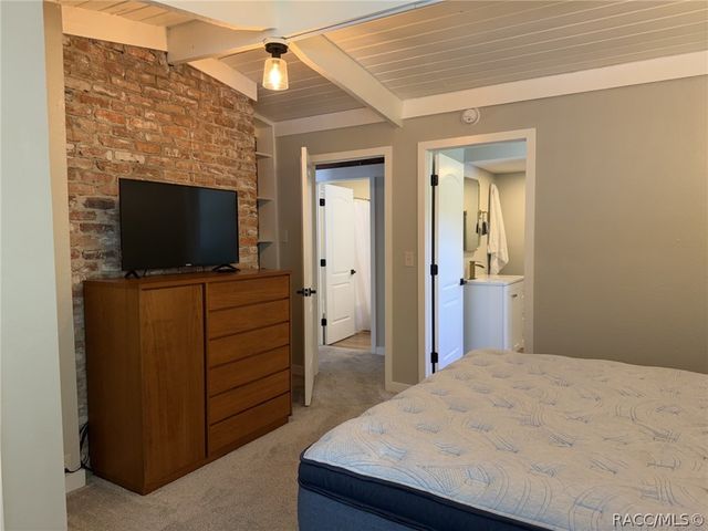 6466 N Lakeside Drive, Hernando, FL 34442