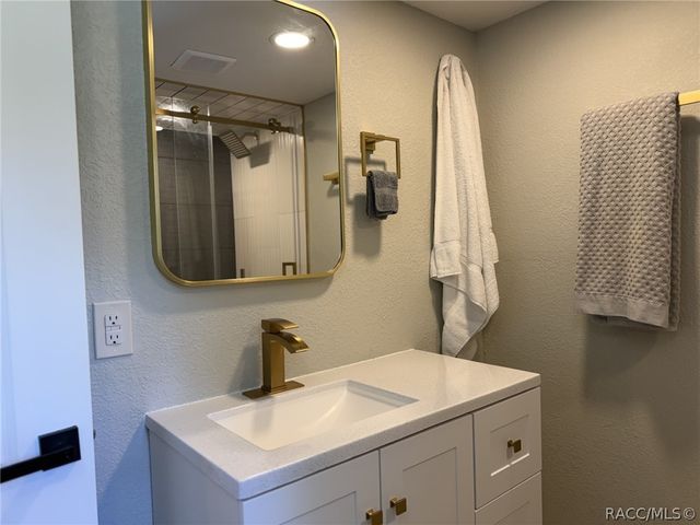 6466 N Lakeside Drive, Hernando, FL 34442