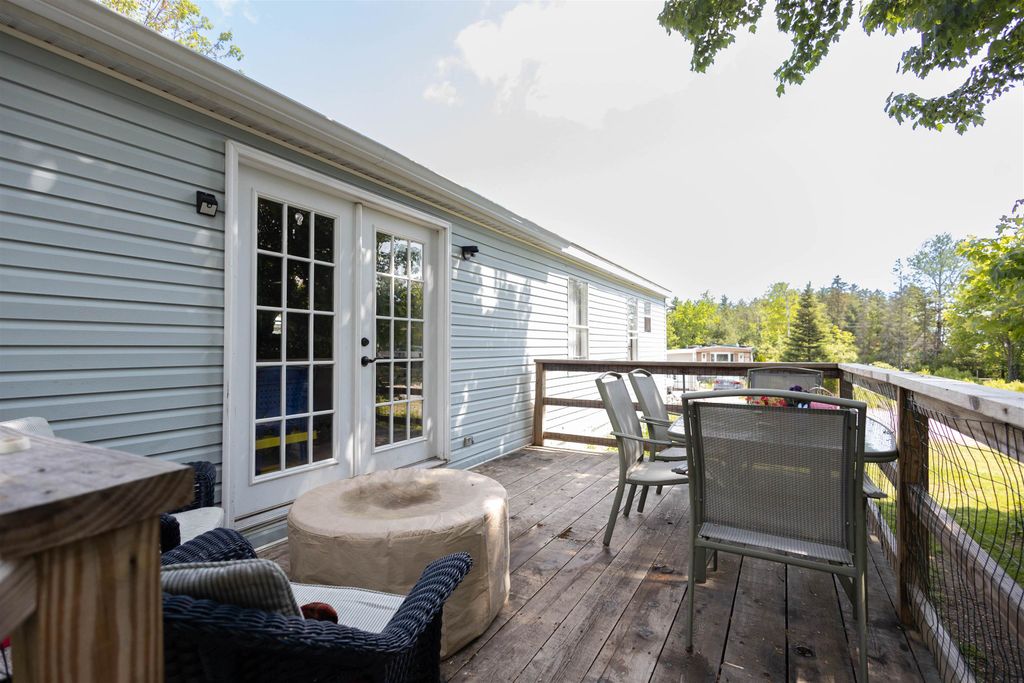 11 Puritan Lane, Ossipee, NH 03814
