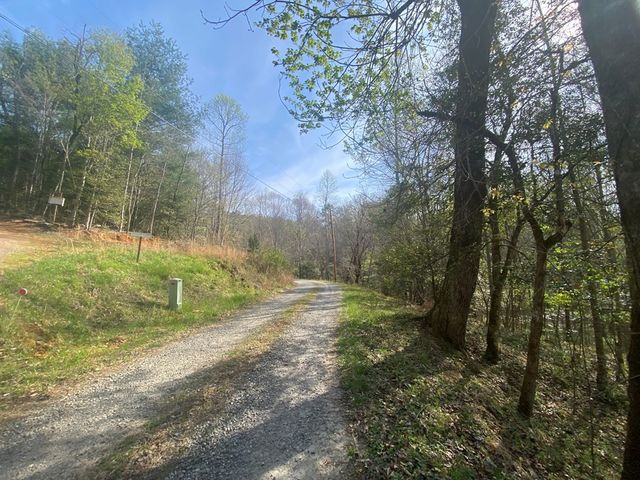 11 Ludlum Drive, Hayesville, NC 28904