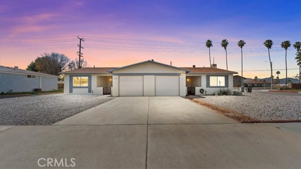 389 Antigua, Hemet, CA 92545