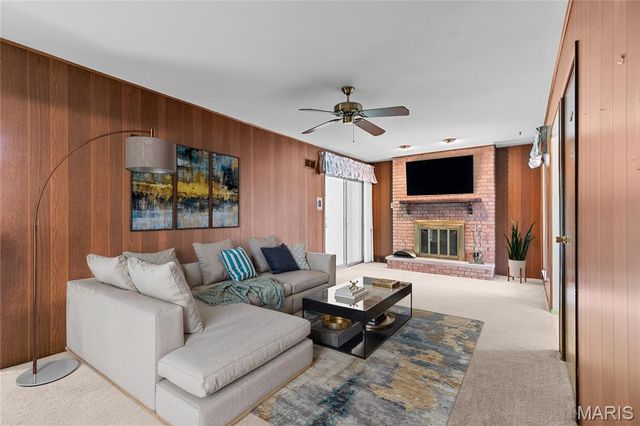 3700 Andora Place, St Louis, MO 63125