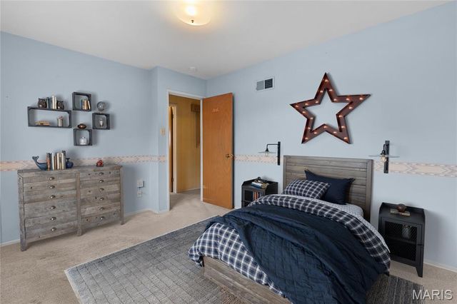 3700 Andora Place, St Louis, MO 63125