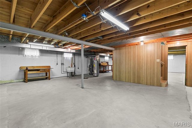 3700 Andora Place, St Louis, MO 63125