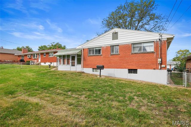 3700 Andora Place, St Louis, MO 63125