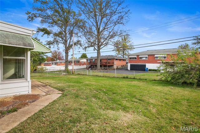 3700 Andora Place, St Louis, MO 63125