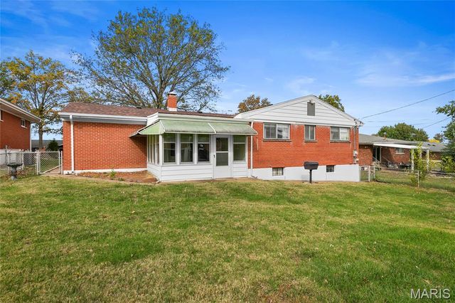 3700 Andora Place, St Louis, MO 63125