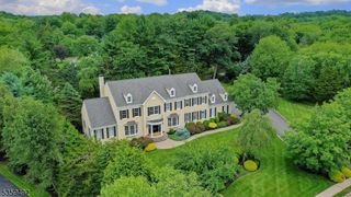 20 Squire Ct, Bernards Twp., NJ 07920