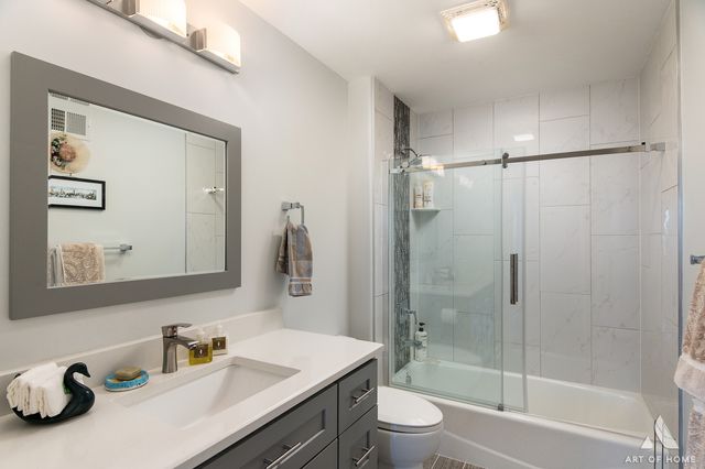 1705 Pavilion Way 503, Park Ridge, IL 60068