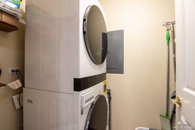 1705 Pavilion Way 503, Park Ridge, IL 60068