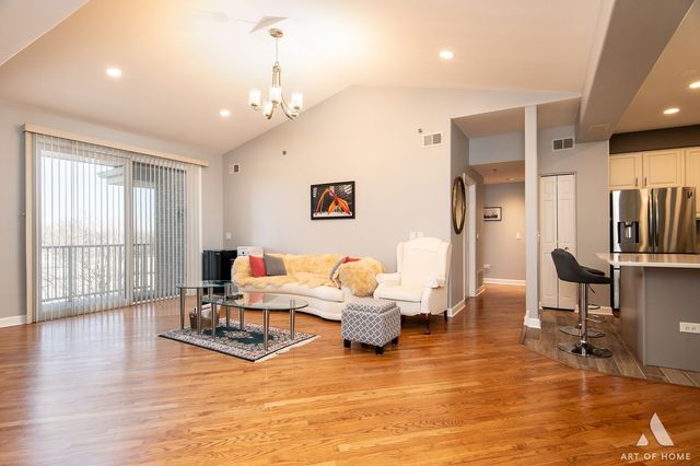 1705 Pavilion Way 503, Park Ridge, IL 60068