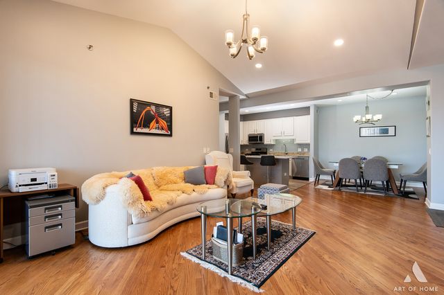 1705 Pavilion Way 503, Park Ridge, IL 60068