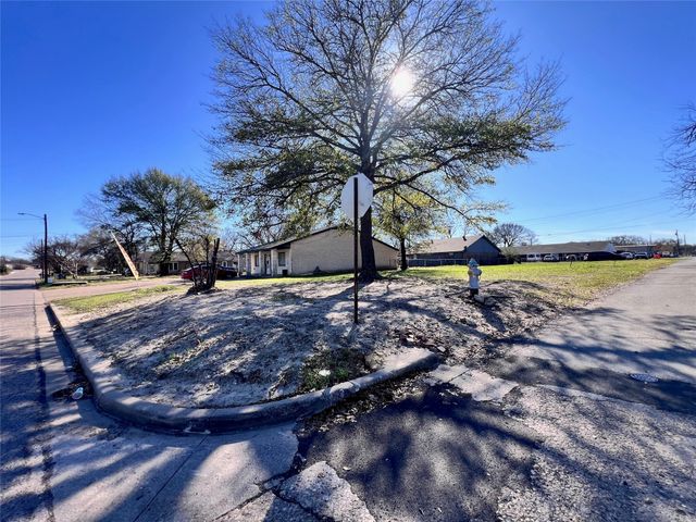 1112 N Beaton Street, Corsicana, TX 75110