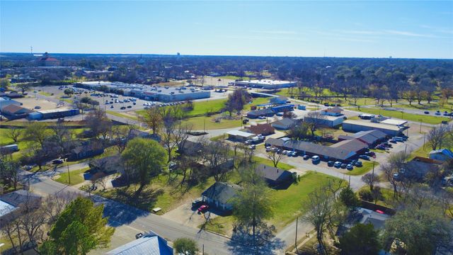 1112 N Beaton Street, Corsicana, TX 75110