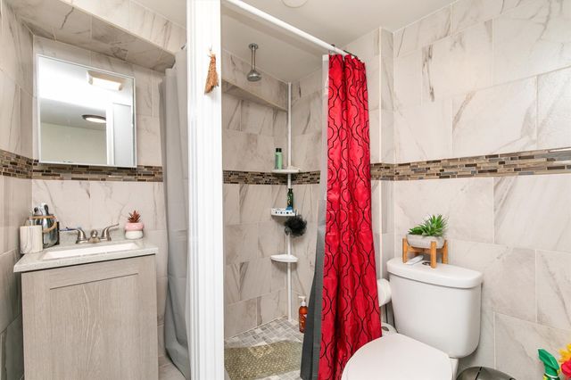 2930 E Jefferson Avenue, Des Moines, IA 50317