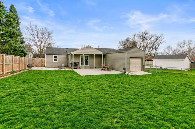 2930 E Jefferson Avenue, Des Moines, IA 50317