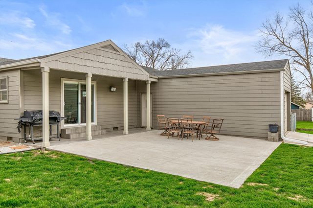 2930 E Jefferson Avenue, Des Moines, IA 50317