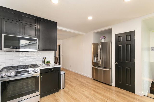 2930 E Jefferson Avenue, Des Moines, IA 50317