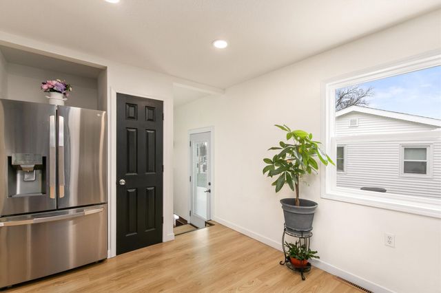 2930 E Jefferson Avenue, Des Moines, IA 50317