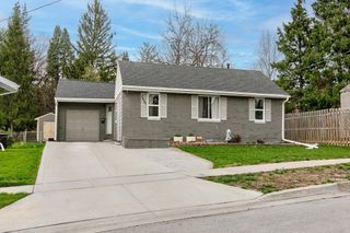 2930 E Jefferson Avenue, Des Moines, IA 50317