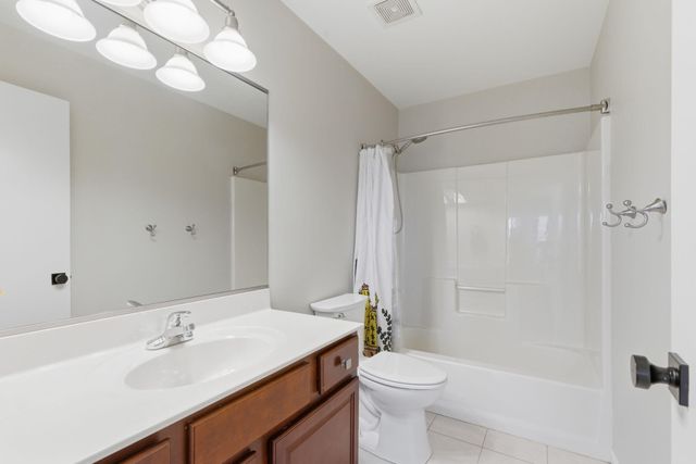 401 Krinbill Lane, Crown Point, IN 46307