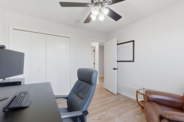 401 Krinbill Lane, Crown Point, IN 46307
