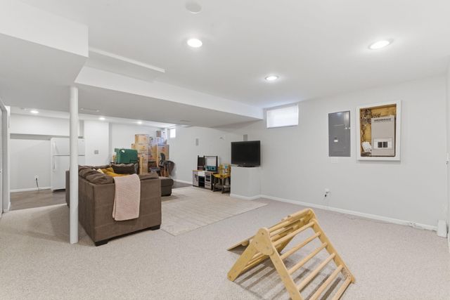401 Krinbill Lane, Crown Point, IN 46307