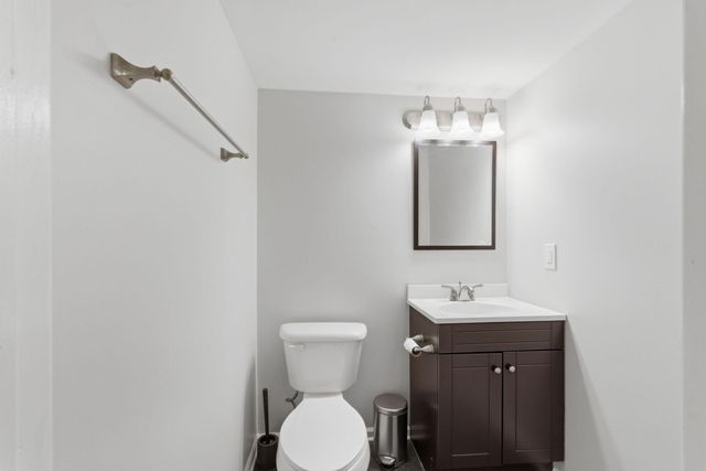 401 Krinbill Lane, Crown Point, IN 46307