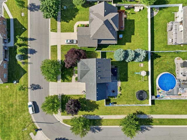 401 Krinbill Lane, Crown Point, IN 46307