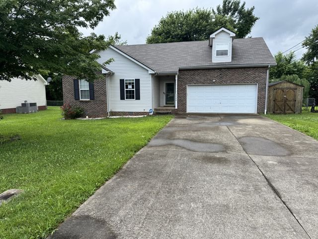 3448 Loon Dr, Clarksville, TN 37042