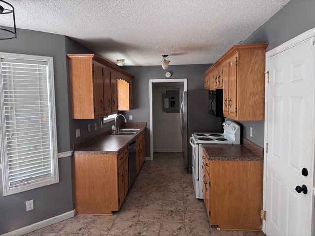 3448 Loon Dr, Clarksville, TN 37042