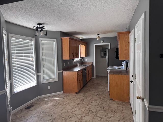 3448 Loon Dr, Clarksville, TN 37042