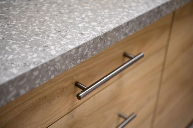 8421 NW 8th St 203, Miami, FL 33126