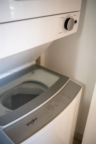 8421 NW 8th St 203, Miami, FL 33126