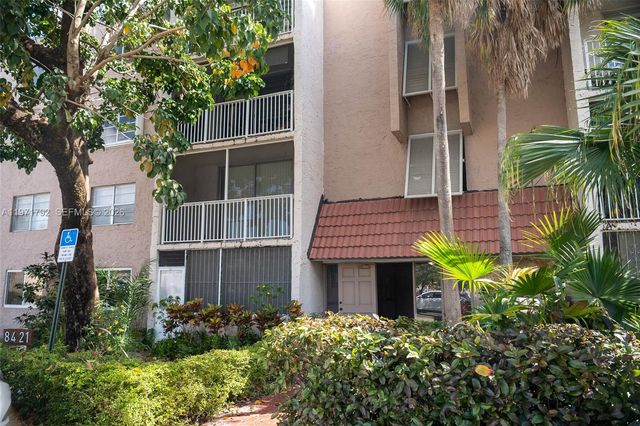 8421 NW 8th St 203, Miami, FL 33126