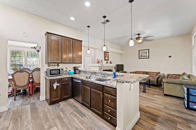 6 Coles Point Ct, Sacramento, CA 95823