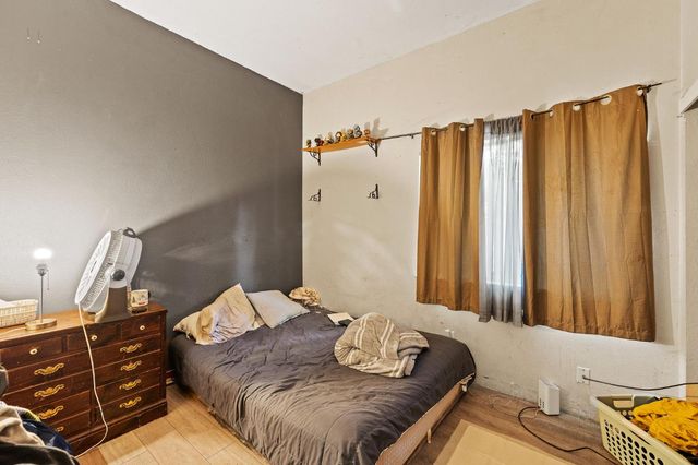 6 Coles Point Ct, Sacramento, CA 95823